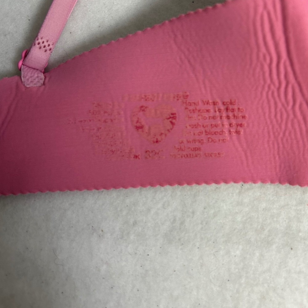 Barbiecore Victoria's Secret PINK Women 32C Pink Wear Everywhere Push-Up Bra - Picture 3 of 7